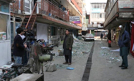 گزارش تصویری: محل انتحاری خونین کابل 24 ساعت پس از رویداد