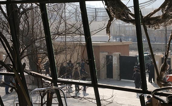 گزارش تصویری: محل انتحاری خونین کابل 24 ساعت پس از رویداد