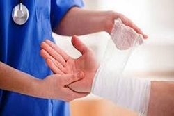 واکنش رئیس سازمان نظام پزشکی به اضافه دریافت برخی پزشکان + فیلم