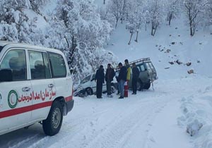 به ۳۰۶نفر در جاده&zwnj;های لرستان امداد رسانی شد