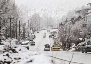 از تردد خودروهای فاقد زنجیر چرخ جلوگیری می شود