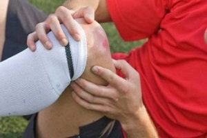خالی کردن زانو نشانه پارگی رباط صلیبی/ فیزیوتراپی راه تقویت عضلات زانو