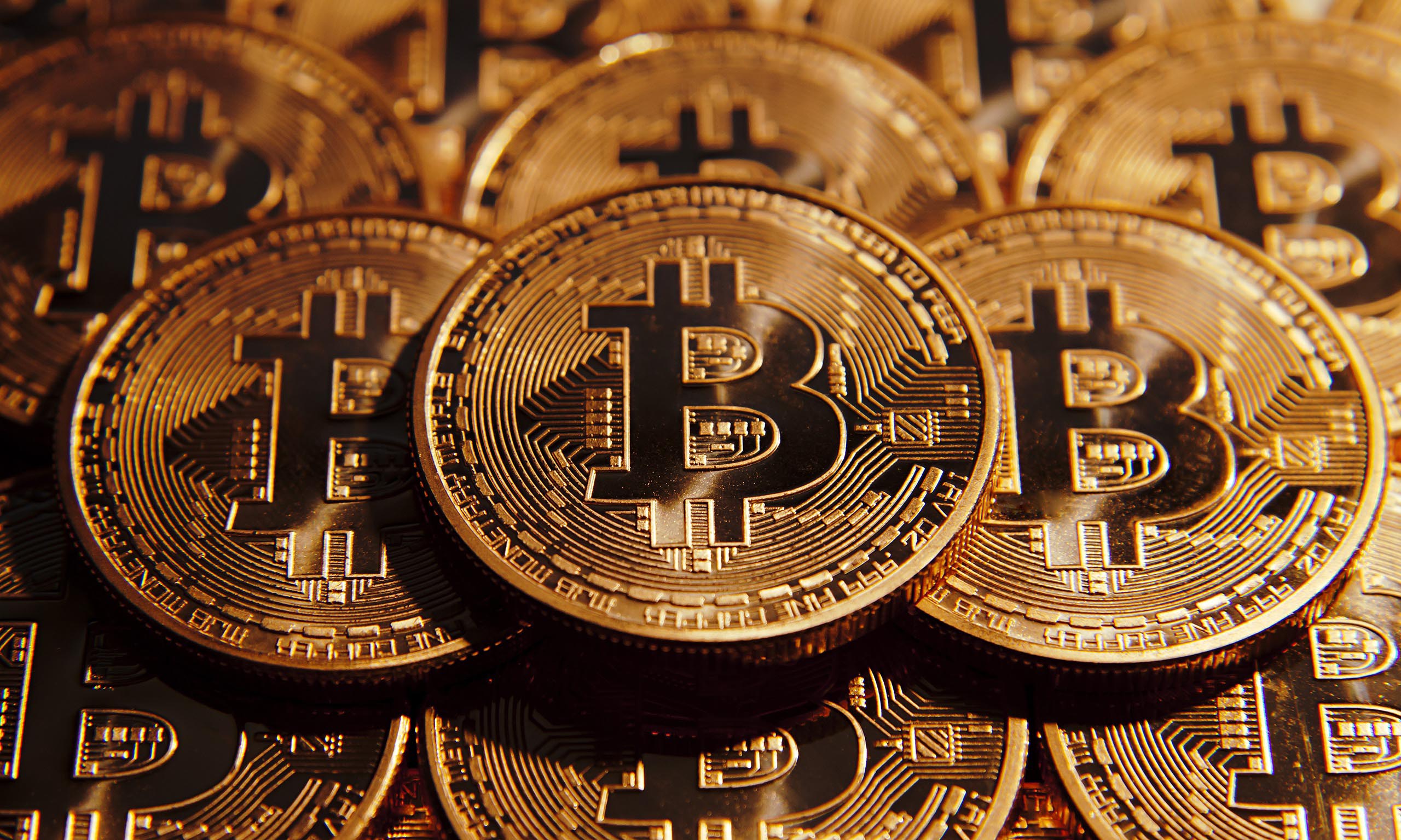 بیت&zwnj;کوین چیست و چه برنامه&zwnj;ای دارد؟