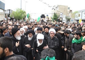 برپایی دسته ی عزای فاطمی با حضور مراجع عظام تقلید