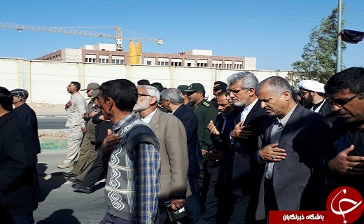 تشییع وخاکسپاری پیکر ۲ شهید گمنام در زاهدان+تصاویر