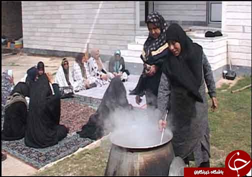 وداع با همه کینه و کدورت&zwnj;های ۳۶۵ روز سال با پخت آش چهارشنبه آخر سال