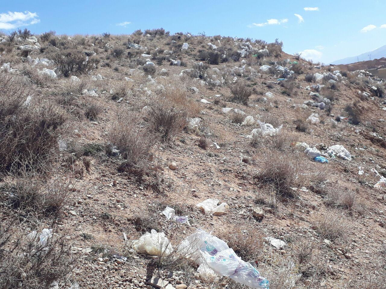 چهره ناخوشایند زباله در طبیعت روستای &laquo;خیرآباد&raquo; + فیلم