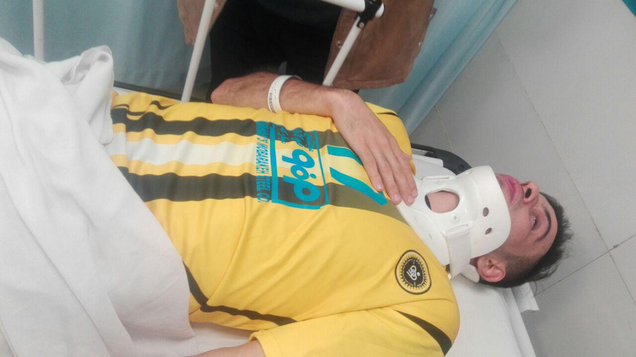 پناهنده : بازیکنان شهرداری کازرون به سمت میز داوری حمله ور شدند / یکی از بازیکنانمان راهی بیمارستان شده است