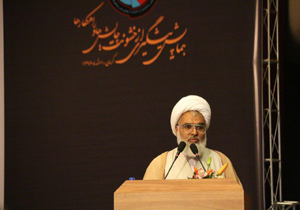 بایدنصیحت میان بزرگترها و جوانان رواج پیدا کند