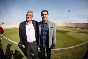 صحبت‌های افشین پیروانی با هواداران معترض پرسپولیس در تمرین امروز + فیلم
