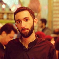مداحی محمود کریمی با لباس شهید محمدحسین حدادیان
