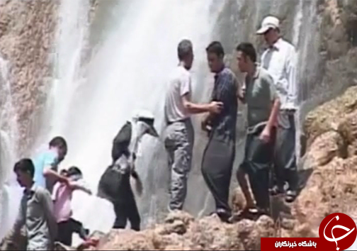 آبشار بیشه یکی از منحصربه فرد&zwnj;ترین آبشار&zwnj;های ایران /جاذبه گردشگری بی نظیر در لرستان + تصـاویر