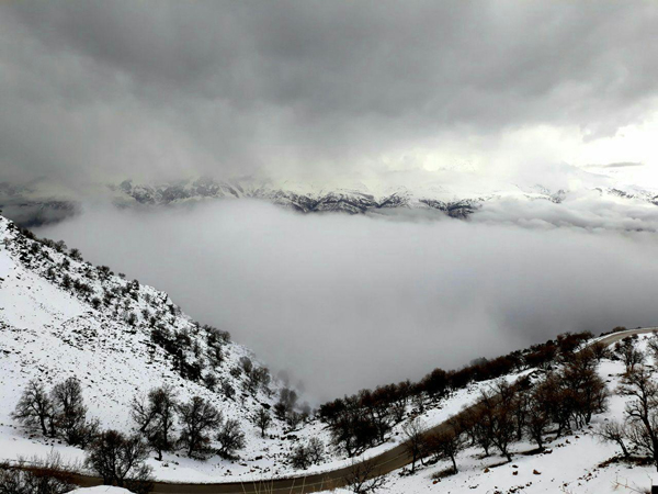 تصویری زیبا از گردنه چری در زمستان