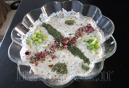 طرز تهیه زاتزیکی &laquo;ماست و خیار یونانی&raquo;