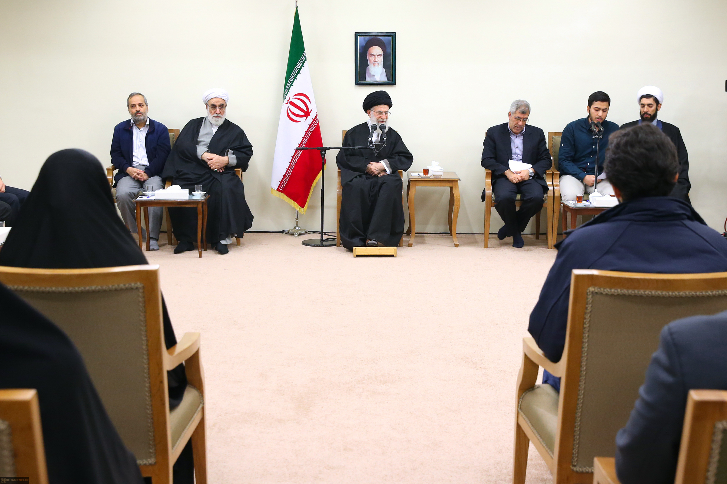اگر تعهّد دینی و انقلابی نباشد، پیشرفت علمی به تنهایی یک کشور را خوشبخت نمی&zwnj;کند/ در علم هم باید جهادی عمل کرد