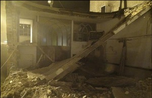 مصدوم شدن ۶ کارگر به علت ریزش سقف مسجد