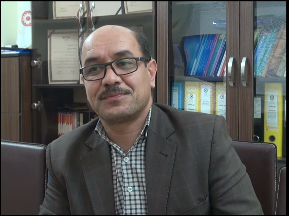 گره ای از جنس اراده و امید/جوان معلول زنجانی نقش امید بر دار قالی می زند