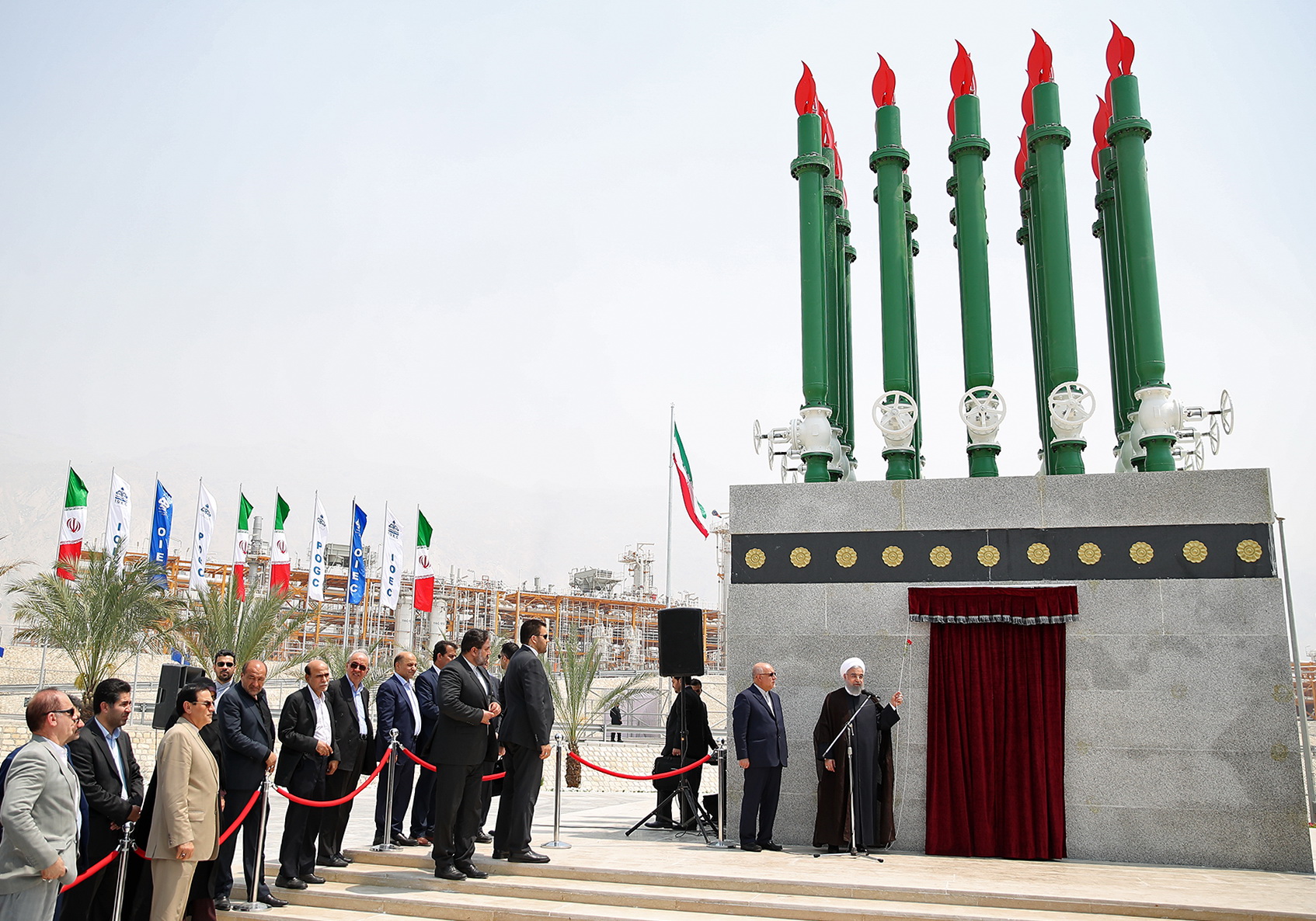 رئیس&zwnj;جمهور در سال 96 به کدام استان&zwnj;ها سفر کرد + تصاویر