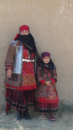 ثبت ملی مهارت دوخت پوشاک کردی زنان لایین کلات خراسان رضوی