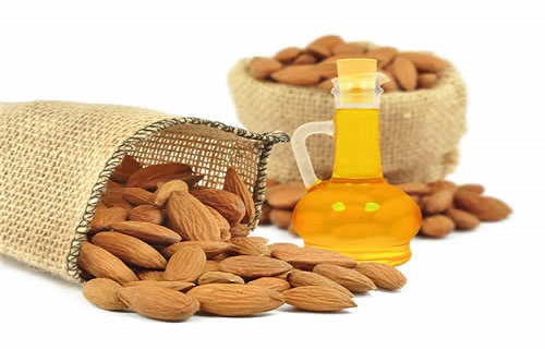 روغن بادام تلخ چه تاثیری در مو و پوست شما دارد؟/تاثیر روغن بادام بر پوست و مو چیست؟