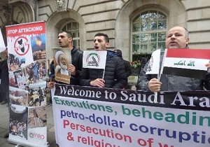 تجمع در مقابل سفارت عربستان در لندن