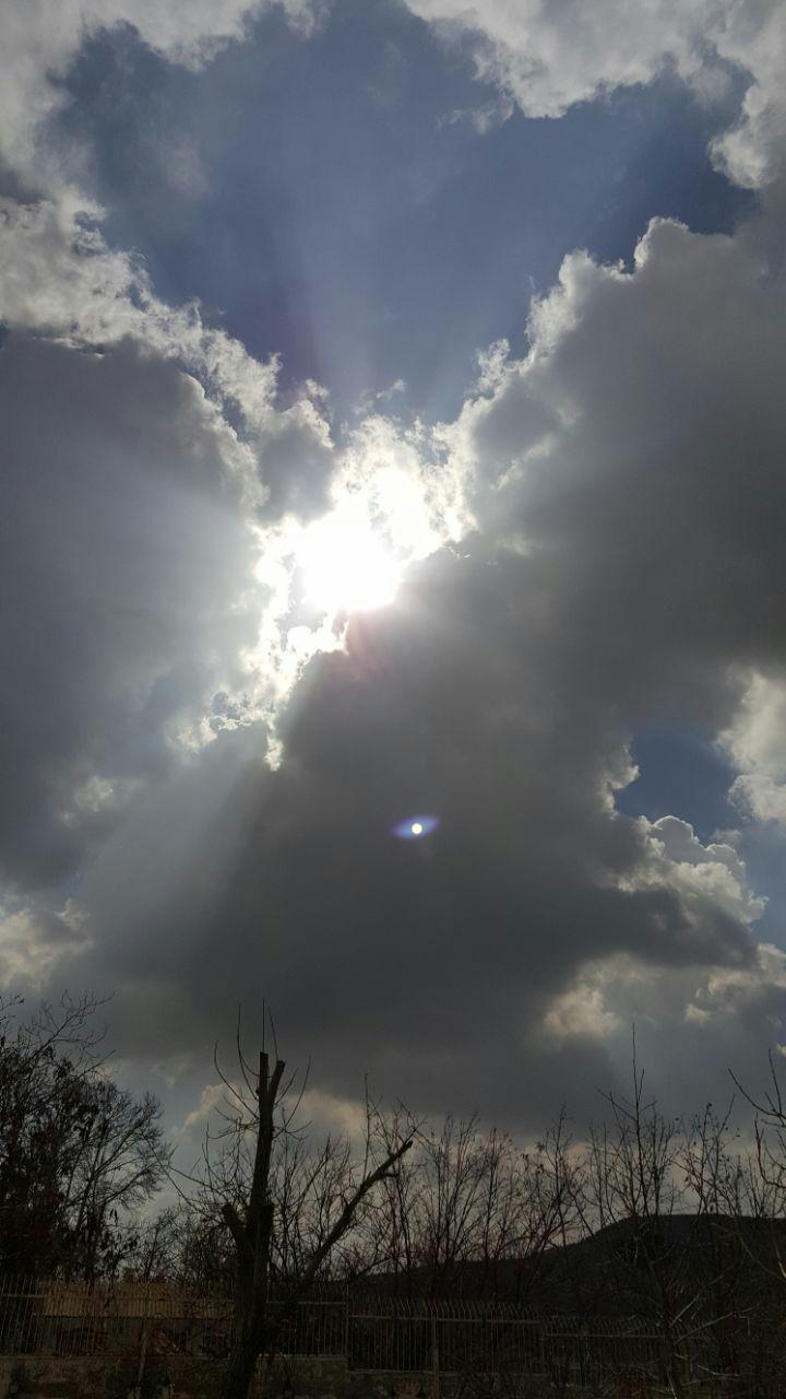 تصویری از ابر و آفتاب که توسط غلامعلی حداد عادل گرفته شده است+عکس