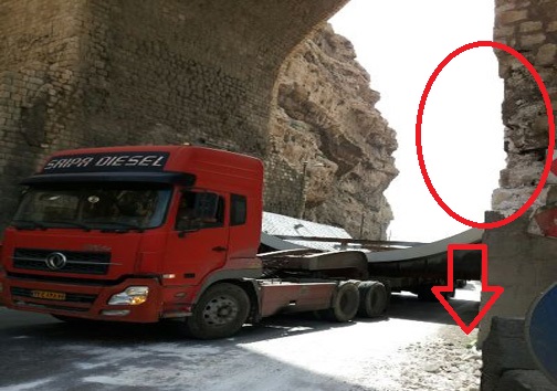 وارد شدن خسارت به پل تاریخی پلدختر در اثر برخورد کامیون + تصـاویر وارد شدن خسارت به پل تاریخی پلدختر در اثر برخورد کامیون + تصـاویر