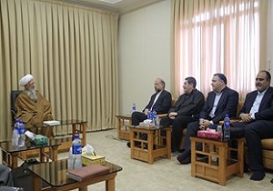 جهان با عدالت و محبت اداره می شود