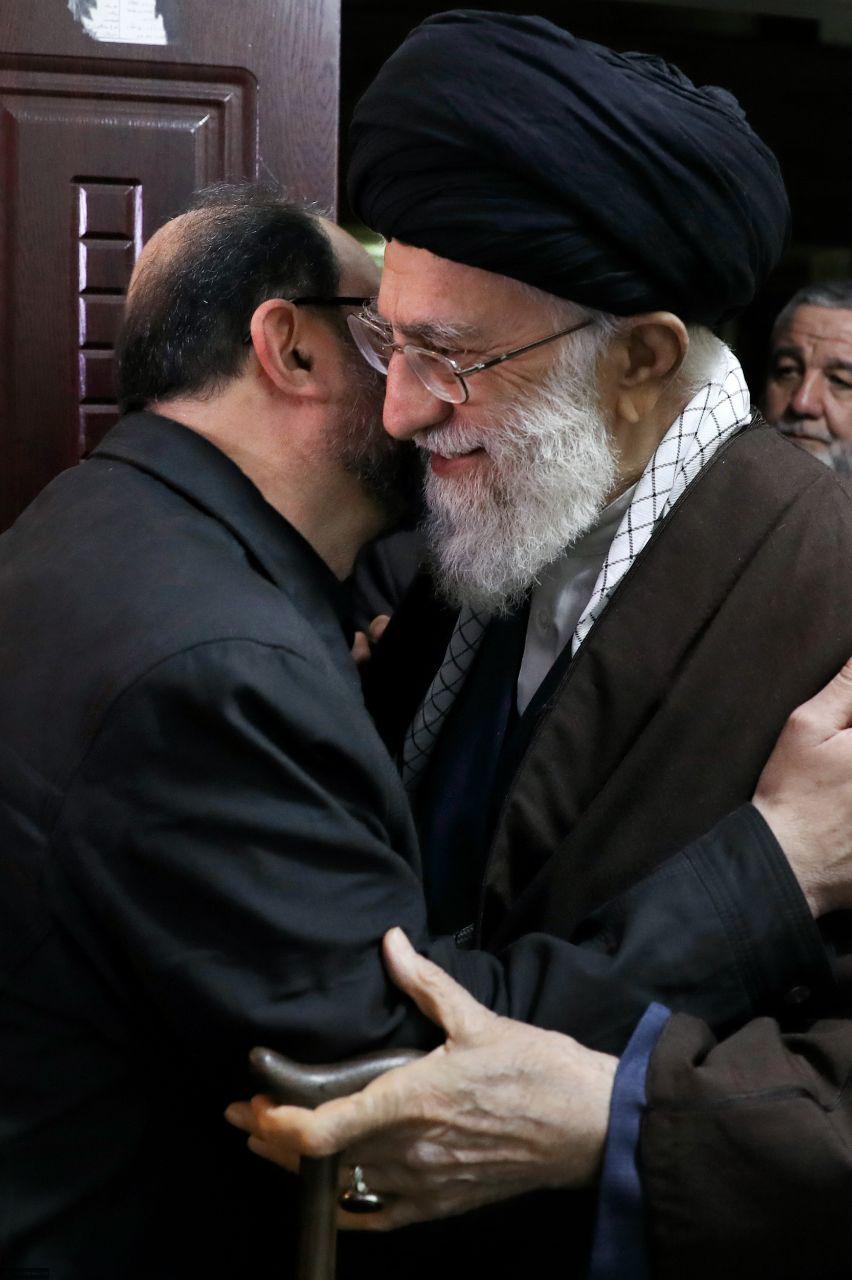 تصاویری از دیدار رهبر معظم انقلاب با خانواده شهید محمدحسین حدادیان تصاویری از دیدار رهبر معظم انقلاب با خانواده شهید محمدحسین حدادیان