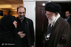 حضور رهبر انقلاب اسلامی در منزل شهید بایرامی از شهدای ناجا