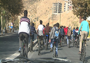 همایش دوچرخه سواری در مهاباد با شعار هر دو چرخه سوار یک درخت