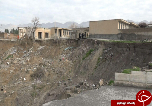 کشف دلارهای تقلبی/کاغذبازی&zwnj;های ادارات را کم کنید/مرگ وحشتناک مدیر امور برق ناحیه/خطر رانش زمین همچنان پابرجاست/قاچاق پنهان به نام کشور به کام بیگانه