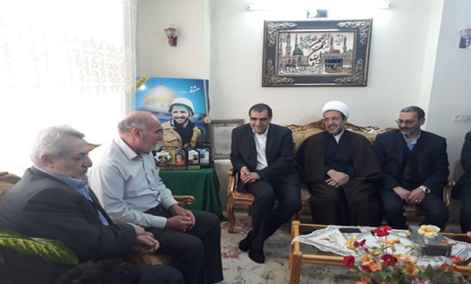 دیدار وزیر بهداشت باخانواده شهید مدافع حرم سید میلاد مصطفوی
