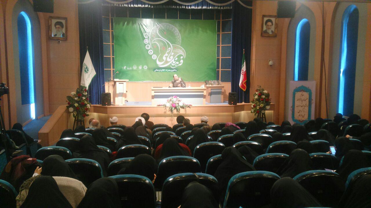 شخصیت حضرت فاطمه زهرا (س) شخصیت جهانی است