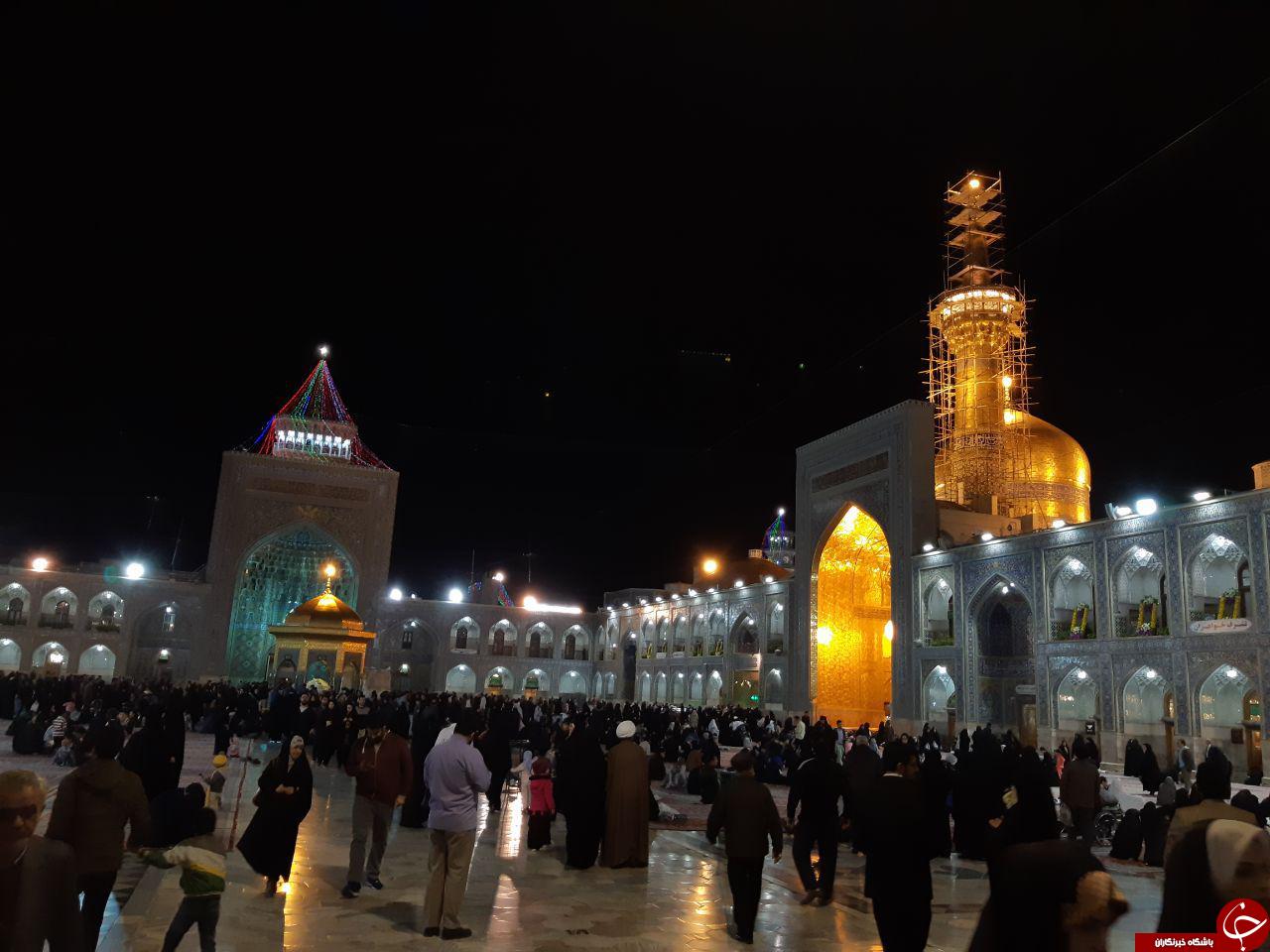 حرم مطهر رضوی در شب میلاد حضرت فاطمه زهرا (س) + تصاویر