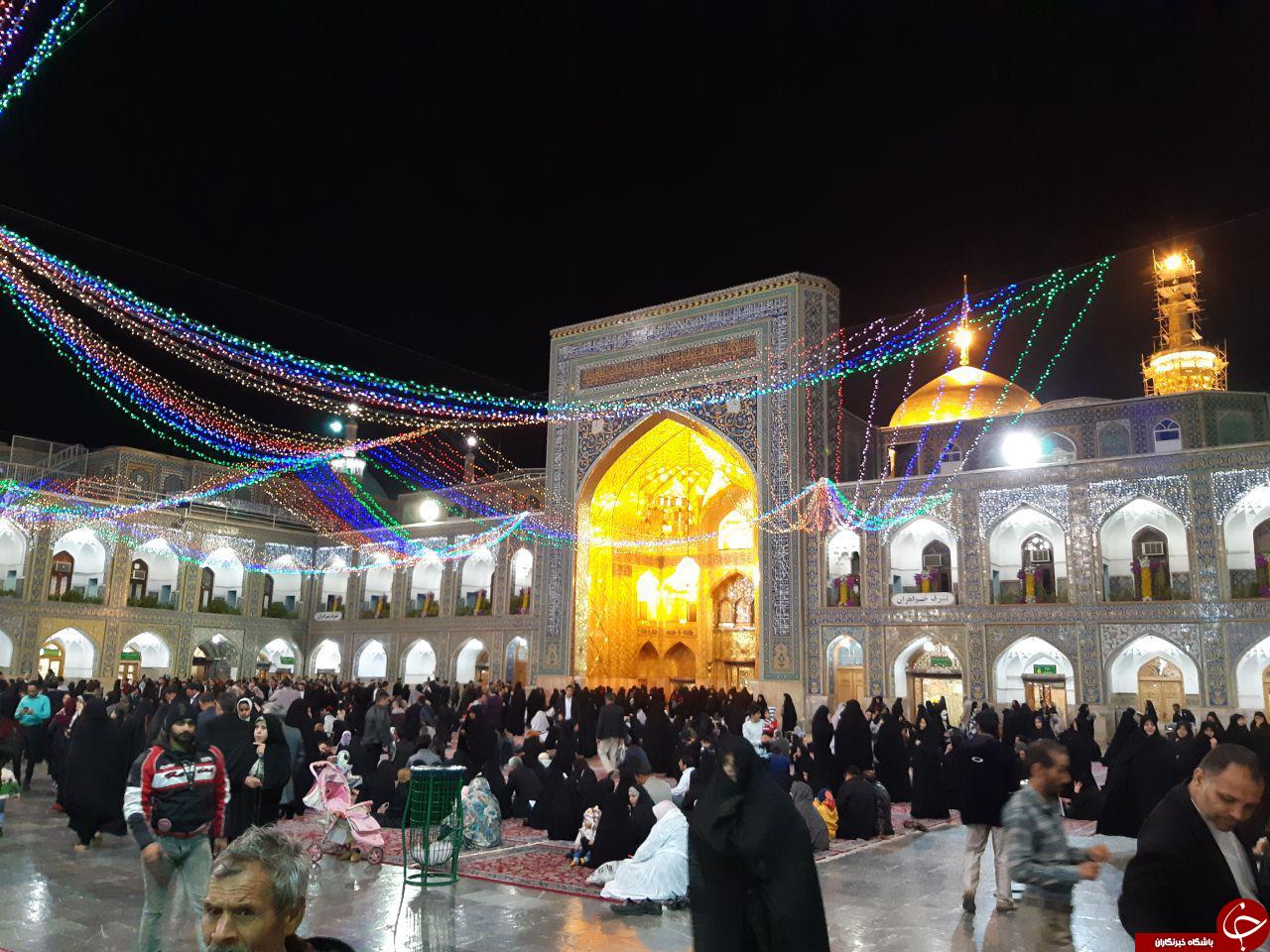 حرم مطهر رضوی در شب میلاد حضرت فاطمه زهرا (س) + تصاویر