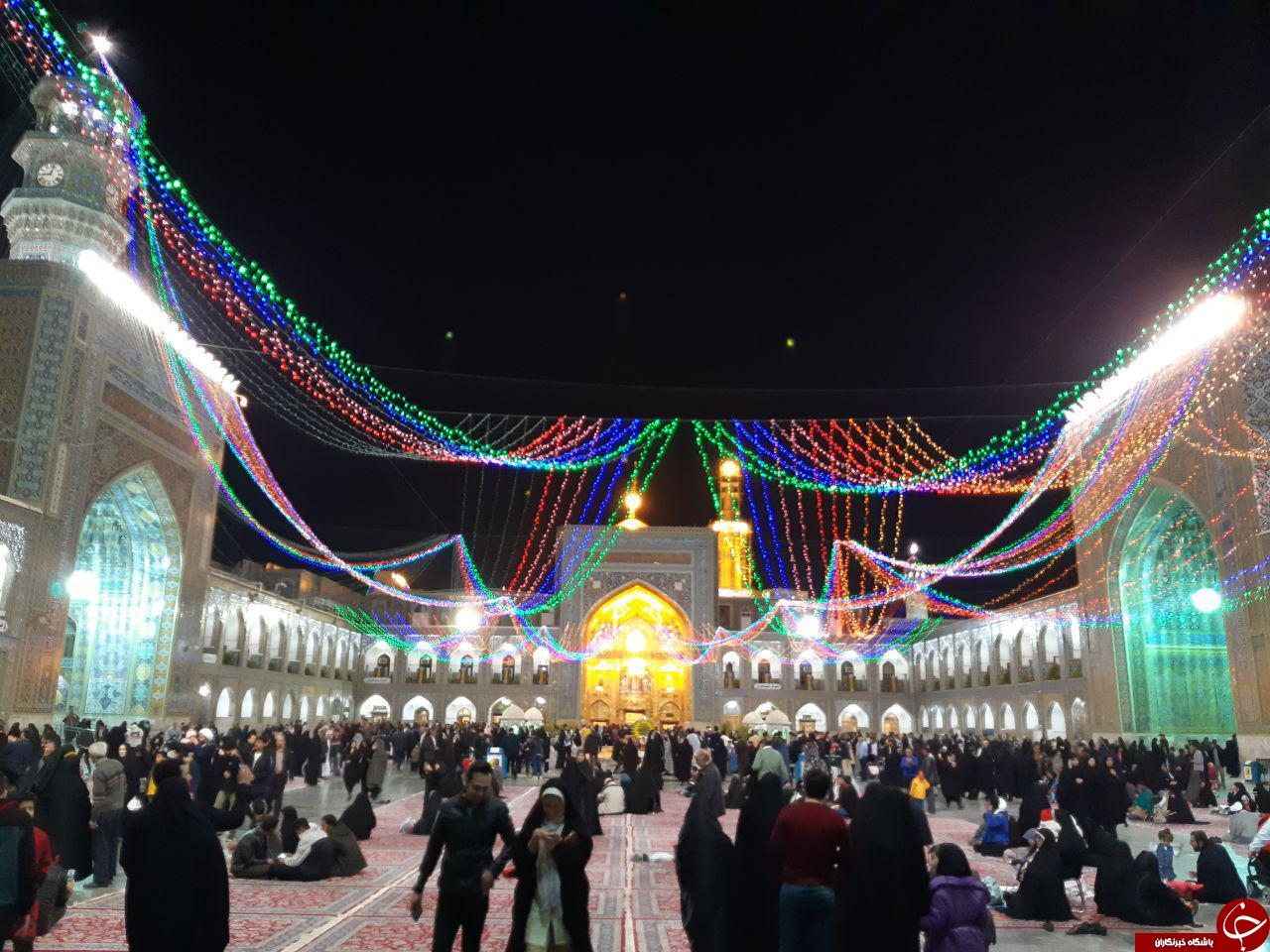 حرم مطهر رضوی در شب میلاد حضرت فاطمه زهرا (س) + تصاویر