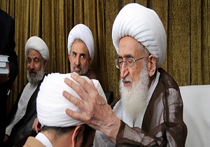 معمم شدن طلاب حوزه علمیه در بیوت مراجع عظام