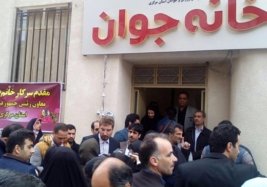 دیدار ابتکار از روند اجرایی پارک بانوان اراک /کاشت درخت در پارک&zwnj;بانوان / افتتاح خانه جوان اراک +تصاویر