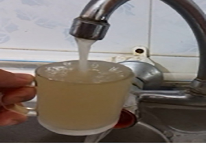 آب شرب گل‌آلود در روستای لاله‌آباد + فیلم