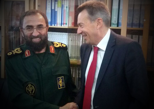 آمریکایی ها باید اطلاعات انسانی جنگ صدام علیه ایران را برگردانند
