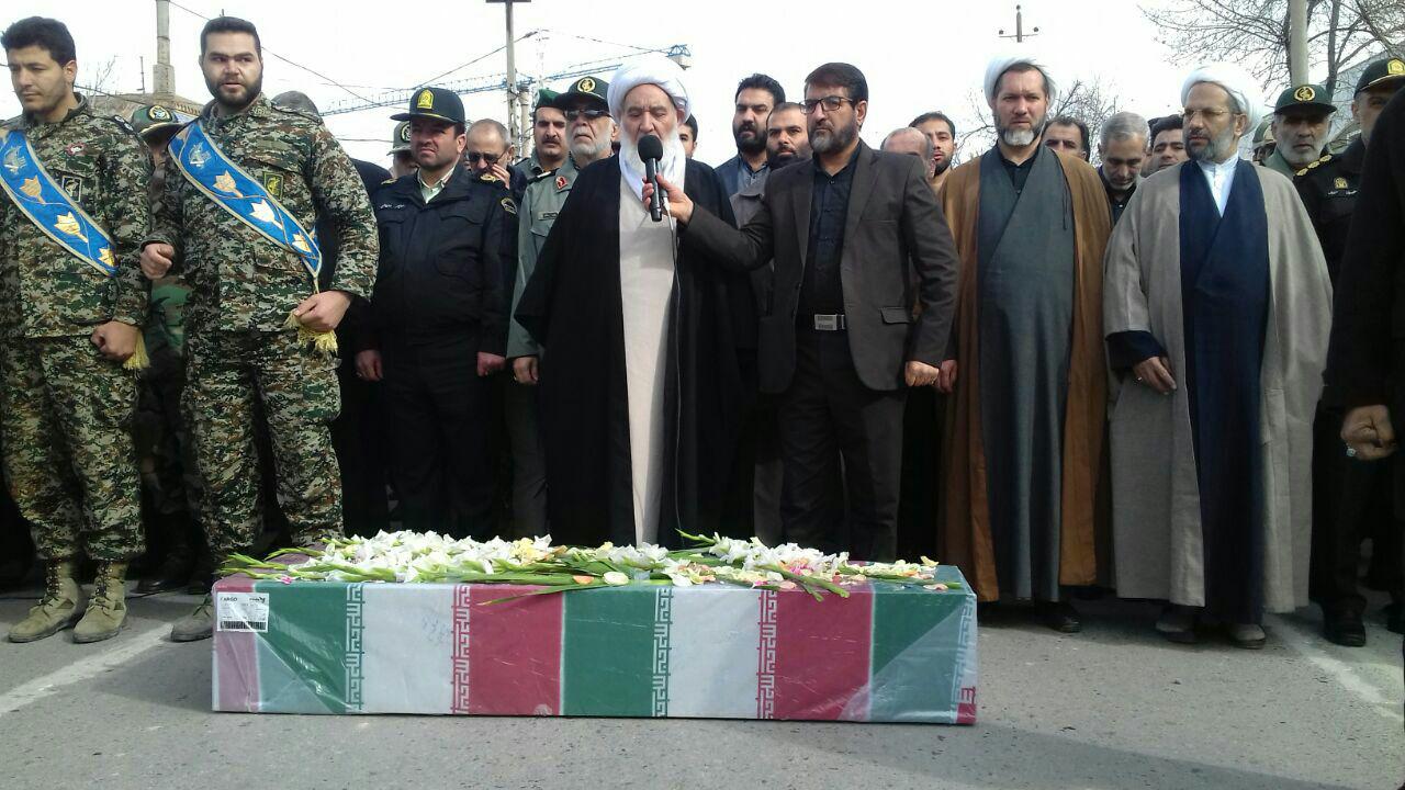 تشییع پیکر شهید گمنام در کرمانشاه + تصاویر