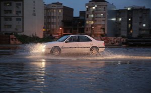 صدور اطلاعیه آبگرفتگی معابر و طغیان مسیل‌ها در خوزستان