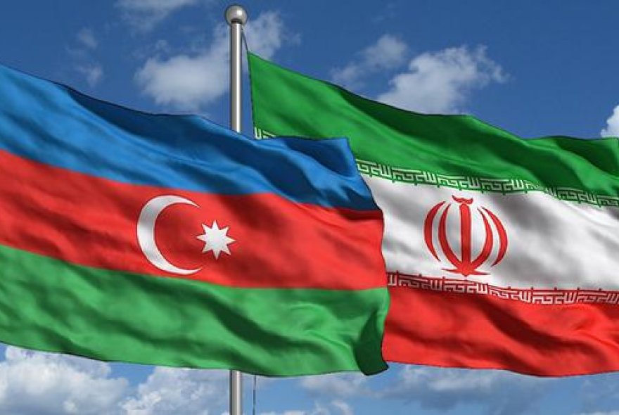 وزیر دفاع جمهوری اسلامی ایران با نخست وزیر جمهوری آذربایجان دیدار کرد