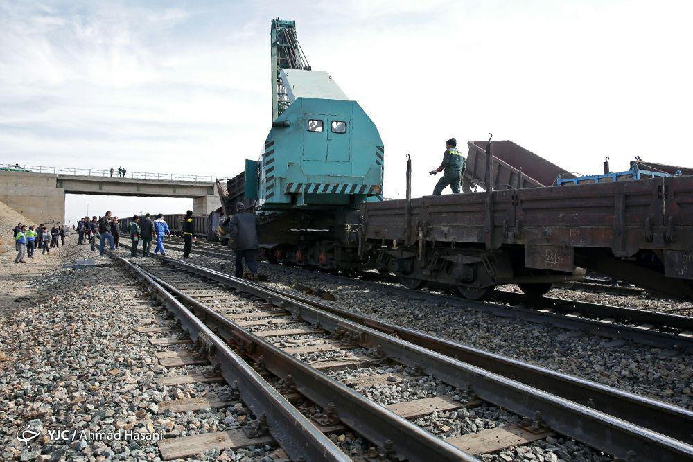 واژگونی قطار باری حامل سنگ آهن در ایستگاه دیزباد شهرستان نیشابور