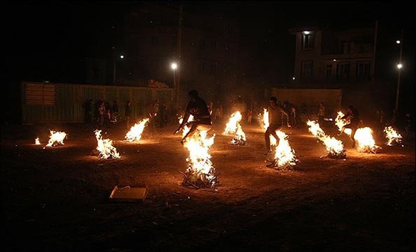 چهارشنبه سوری/ آتش زیر خاکستر