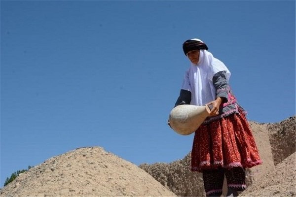 آیین&zwnj;های چهارشنبه&zwnj;سوری در اقصی نقاط ایران&zwnj;زمین؛ از حاجت&zwnj;خواهی از توپ مروارید تا قاشق&zwnj;زنی