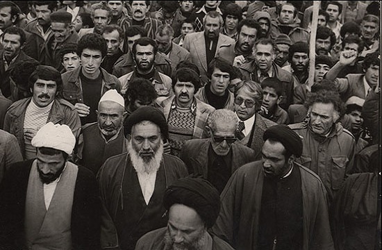 جرقه آشنایی مردم با واقعیت های دردناک رژیم پهلوی/ماجرای مدرسه&zwnj;ای که به خاک خون کشیده شد+ تصاویر