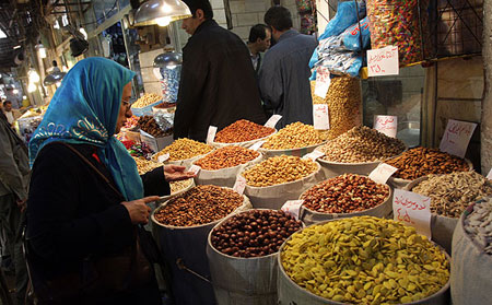 پشت پرده افزایش نرخ آجیلِ شب عید/جولان واسطه ها یا افزایش نرخ ارز ؟
