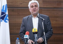 اخراج یا تسویه&zwnj;ای در دانشگاه آزاد در کار نیست؛ فقط &laquo;قانون&raquo; را اجرا می&zwnj;کنم